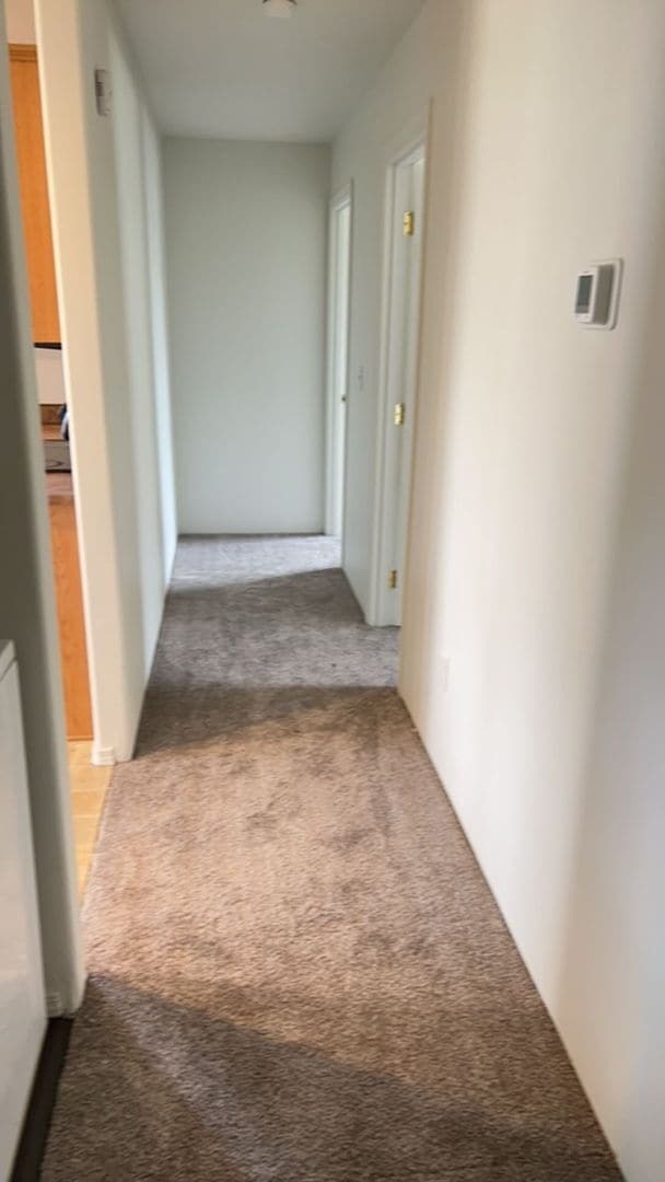 Building Photo - 3 Bedroom 2 Bath Duplex