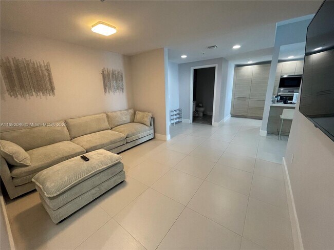 Building Photo - 17301 Biscayne Blvd