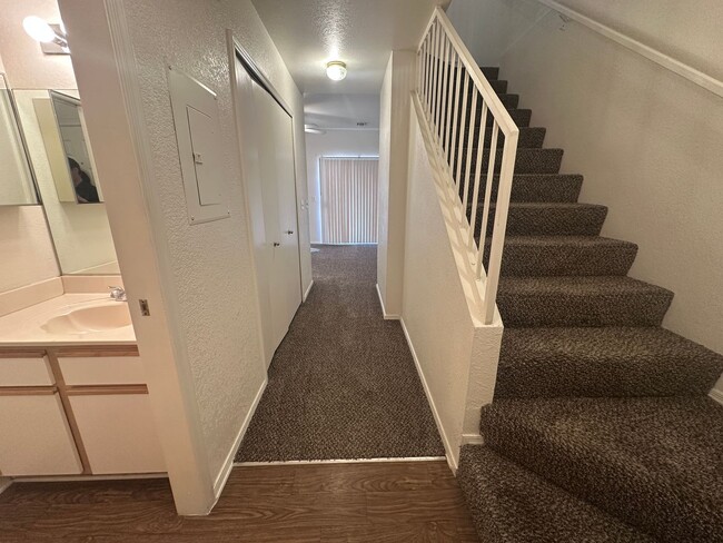 Building Photo - 2400 Mohave Ridge Ave
