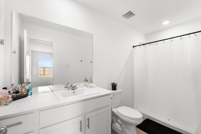 Building Photo - 16707 Rolling Pasture Ln