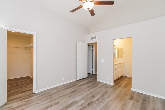 Building Photo - 5123 W Whitten St