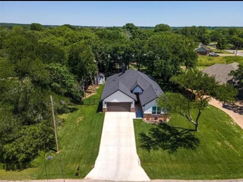 Building Photo - 1418 Cheyenne Trl