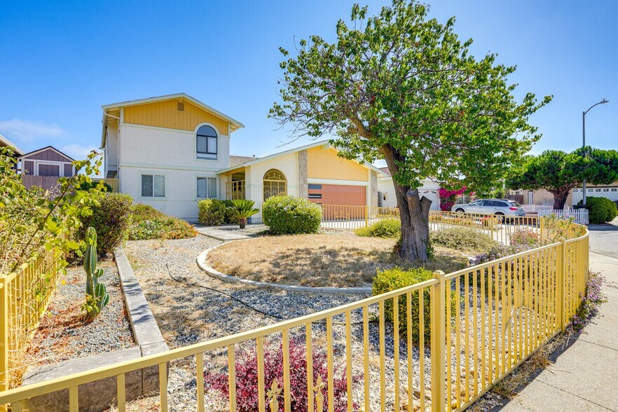 Building Photo - 420 Phoenix Cir