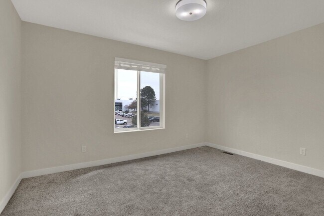 Building Photo - 3780 Venice Grove