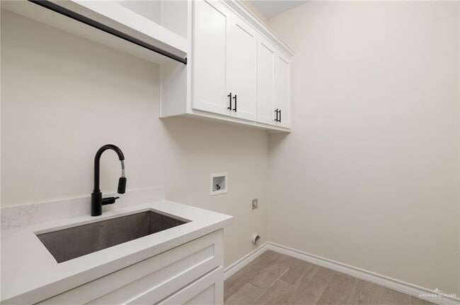 Building Photo - 22 Linva Ave