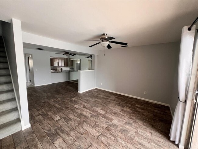 Building Photo - 920 Conecta Dr