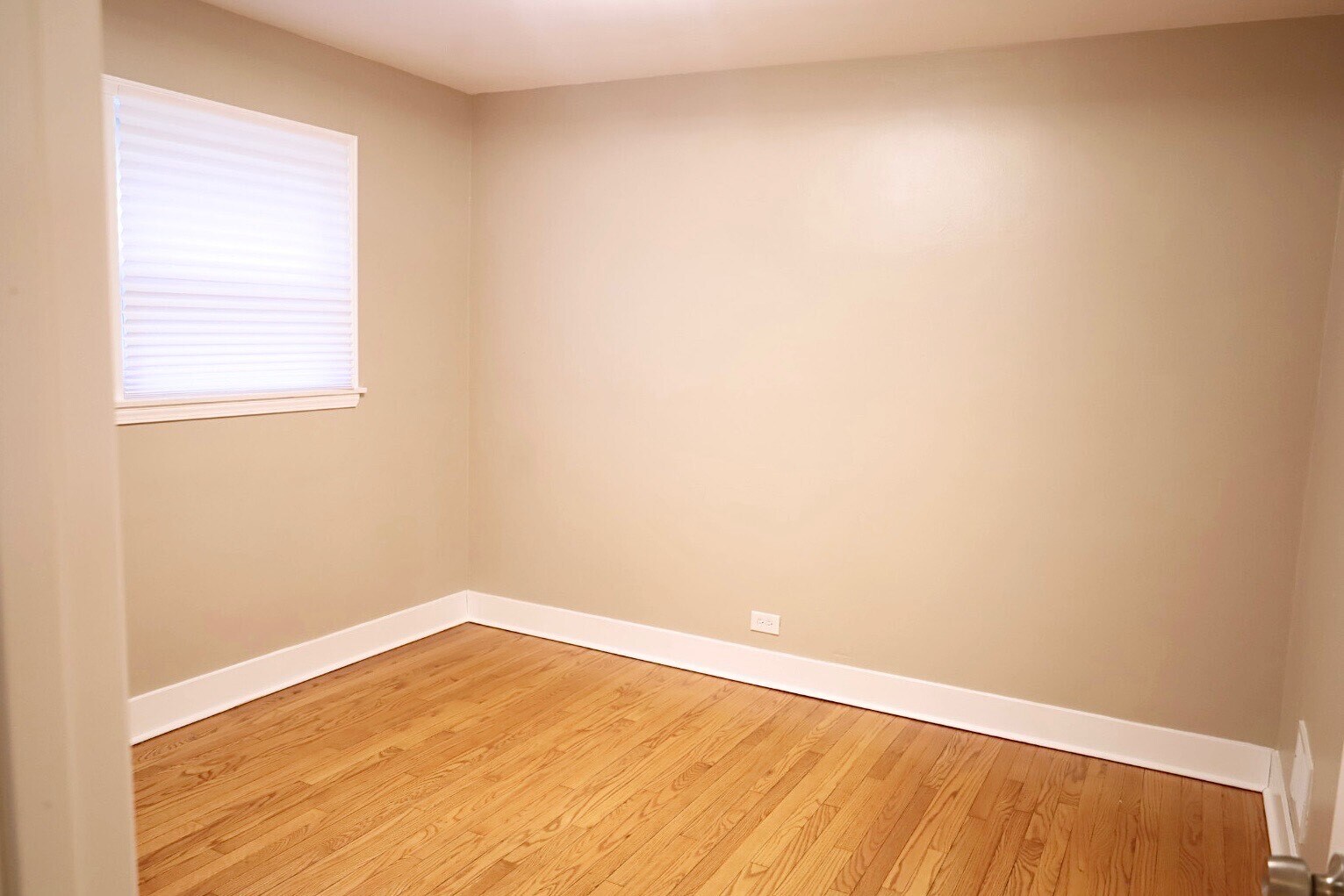 Building Photo - 8124 S Calumet Ave