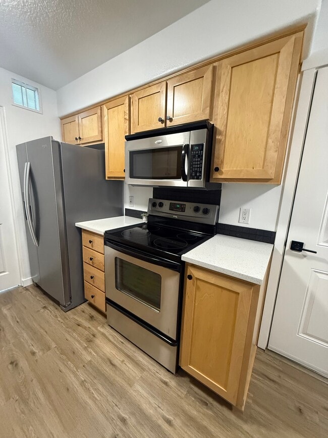 Building Photo - 770 NW 185th Ave