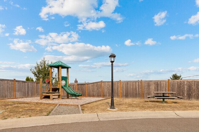 Building Photo - 3Bd/2.5Ba Lynnwood Home