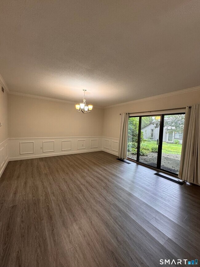 Building Photo - 41 Crocus Ln