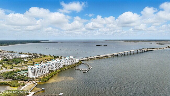 Building Photo - 7 Indian River Ave