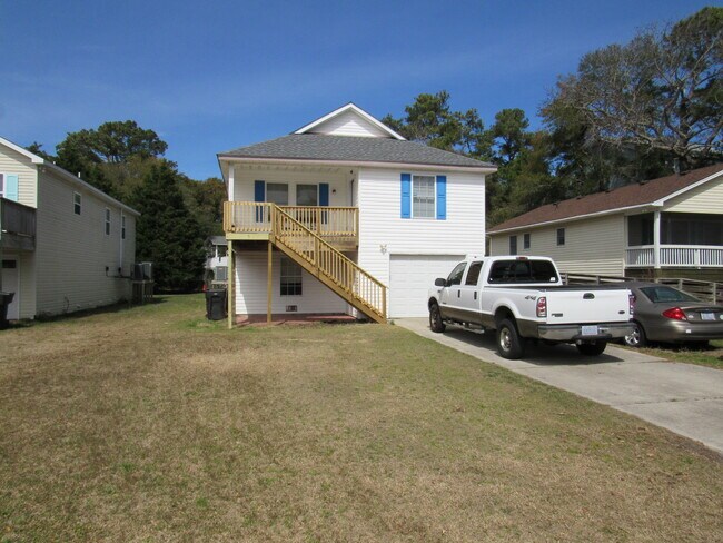 Building Photo - 142 Roanoke Dr