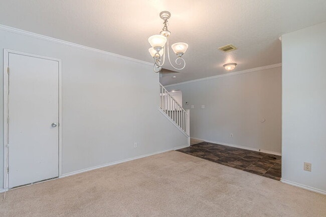 Building Photo - 164 Springtree Hollow