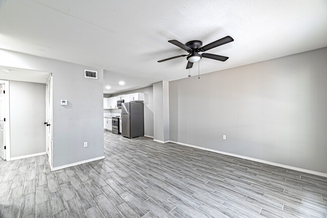 Large Living Room - 9711 Linkmeadow Ln