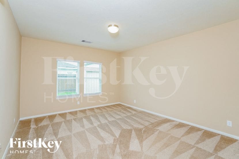 Building Photo - 3 Garden Ridge Ct