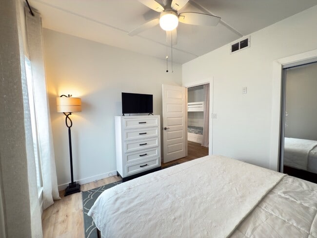 Building Photo - 6410 Padre Blvd