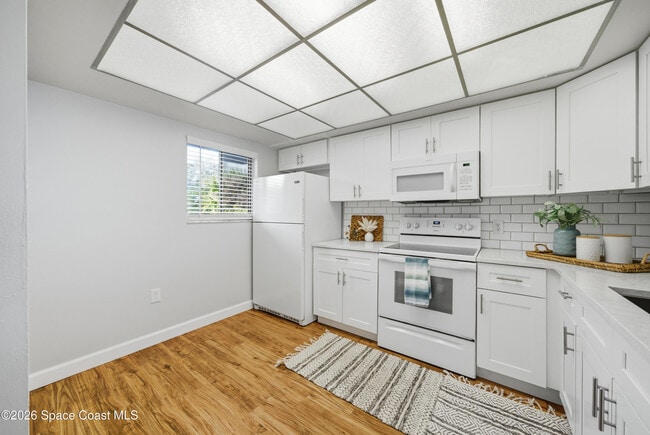 Building Photo - 6850 US-1