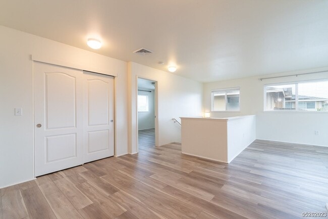 Building Photo - 4 Bed 2.5 Bath in Hoonani