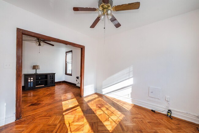 Building Photo - 46 Spruce St