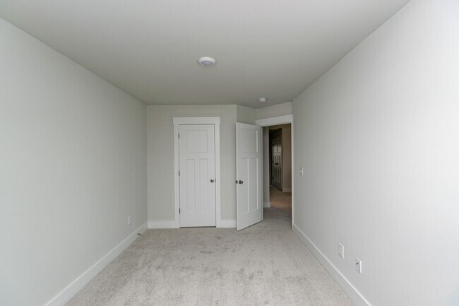 Building Photo - Monte Vista Townhomes