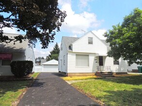 Building Photo - 18201 Hazelwood Ave