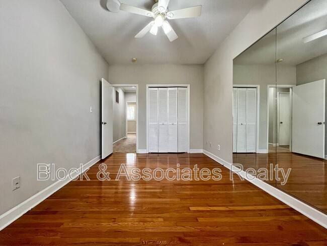 Building Photo - 207 Forest View Ct