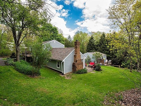 Building Photo - 116 Hickory Hill Ln