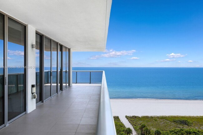Building Photo - 5875 Collins Ave