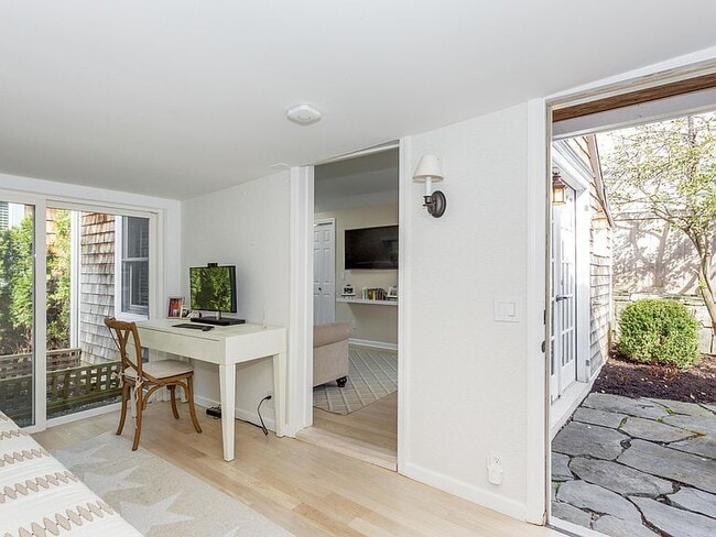 Building Photo - 4-Bed Oasis in Old Greenwich - Spacious 1,829 Sq Ft with 2 Full Baths!"