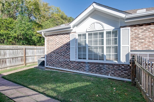 Building Photo - 510 Bridal Way Ct