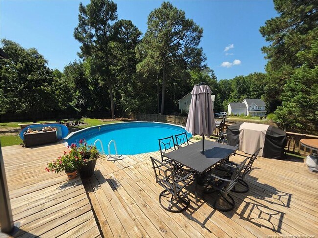 Building Photo - 247 Valley View Ct
