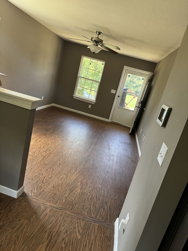 Building Photo - 2107 Century Ave SE