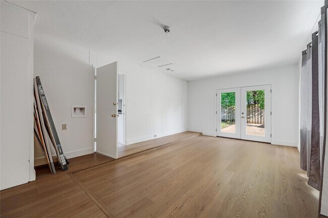 Building Photo - 8221 Renton Dr