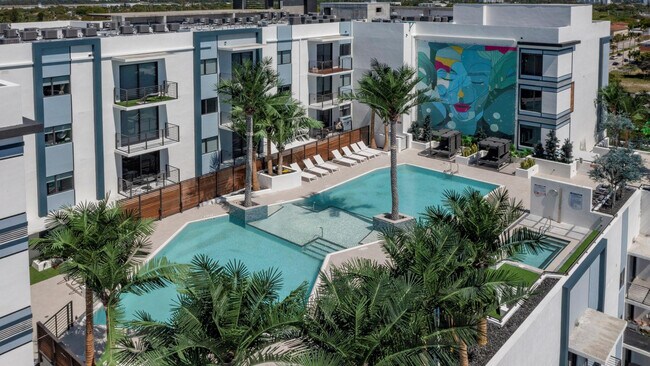 Building Photo - 425-475 E Atlantic Blvd