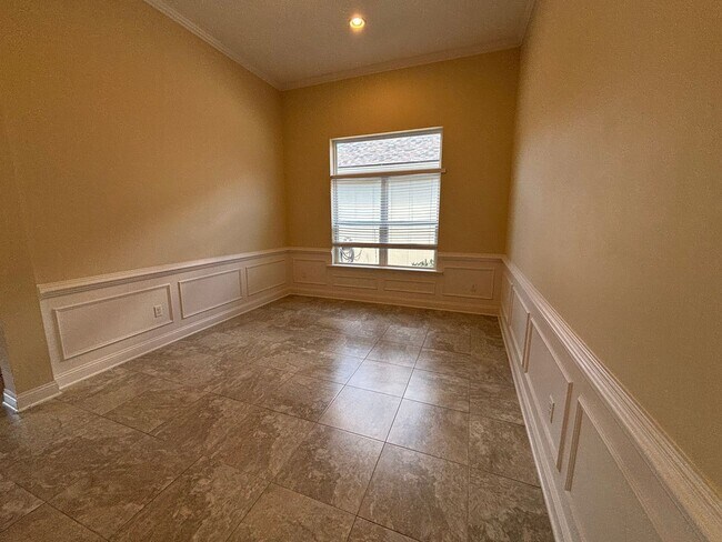 Building Photo - Spacious 4BR/3BA Home with 3-Car Garage, Bonus Office & Covered Patio in St Johns!