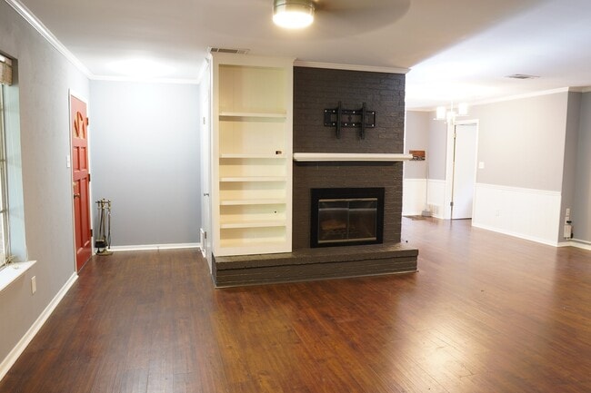 Building Photo - 2205 Vail Ct