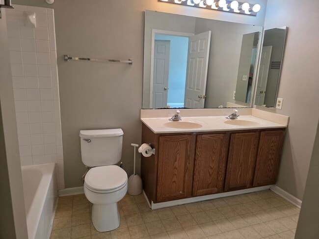 Building Photo - 705 Pine Drift Dr