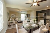 Building Photo - 3 Bedroom Luxury Townhome for rent in Lee's Summit