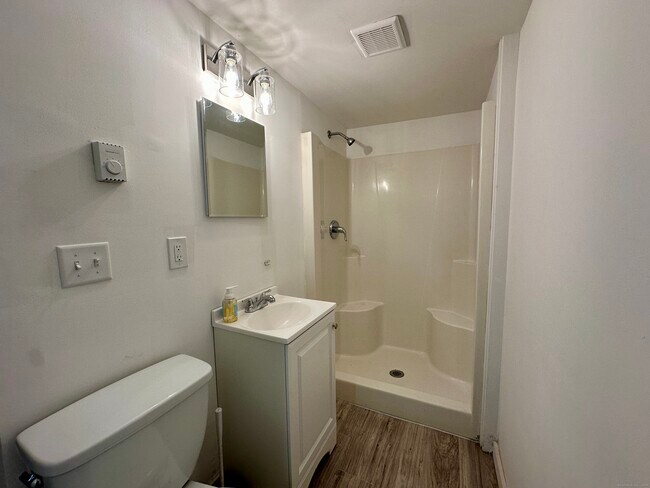 Building Photo - 248 Killingworth Turnpike