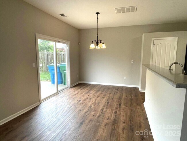 Building Photo - 2039 Moss Creek Dr