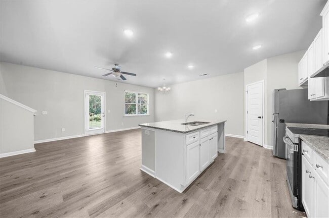 Building Photo - 210 Vickery Ln