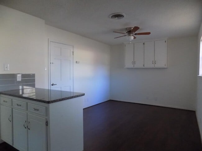 Building Photo - 1016 Billie Ruth Ln