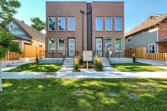 Building Photo - 712 W 1st Ave