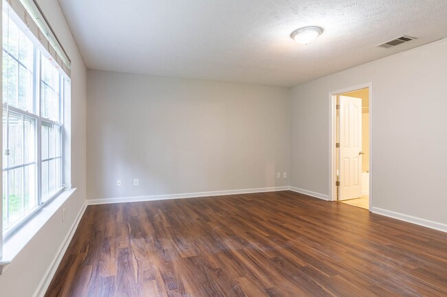 Building Photo - 752 Holland Ridge Dr