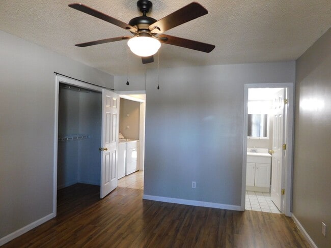 Building Photo - Nice Duplex in Havelock