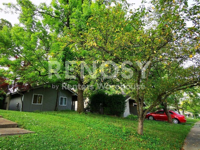 Building Photo - 1470 Pine Row Ct
