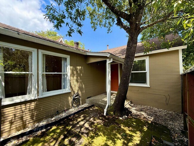 Building Photo - 534 Northern Ave