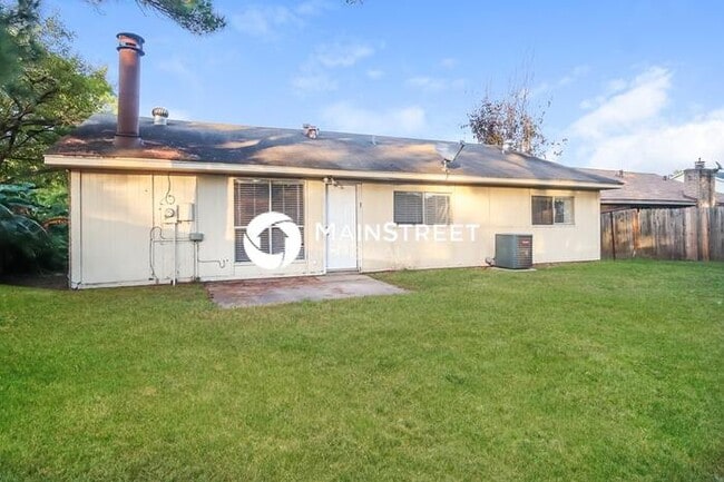 Building Photo - 3 Bedroom Pet-Friendly Home in Houston, TX...