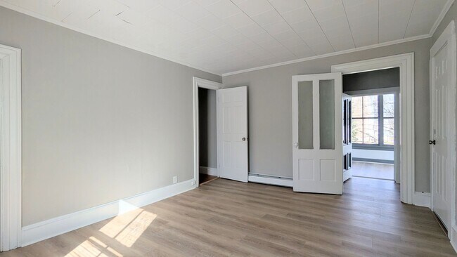 Building Photo - 24 Pleasant St