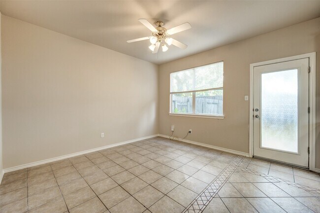 Building Photo - 16535 Cairngrove Ln